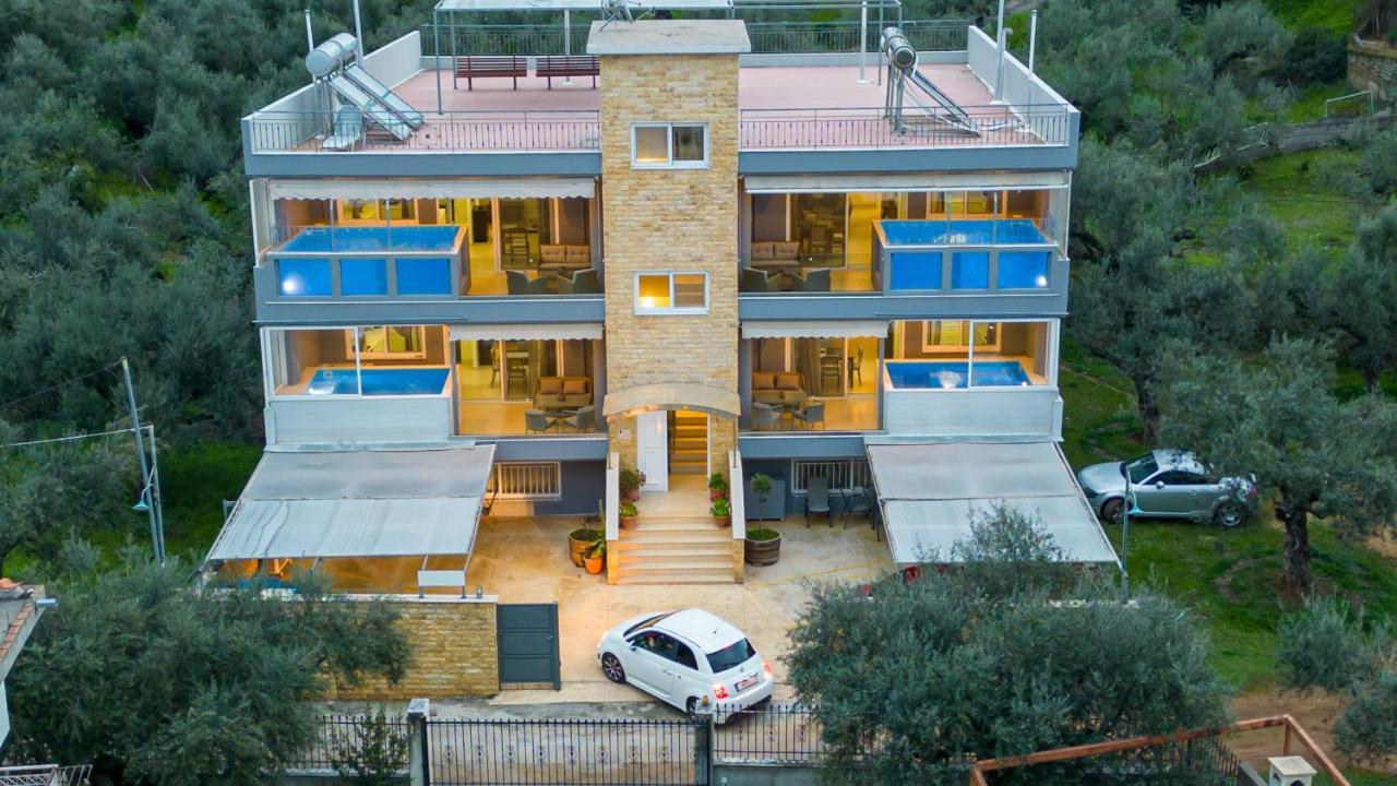 Grand Suites With Private Pools Kalamata Dış mekan fotoğraf