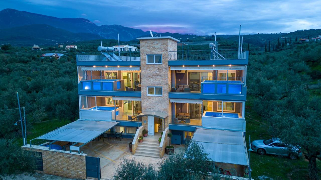 Grand Suites With Private Pools Kalamata Dış mekan fotoğraf