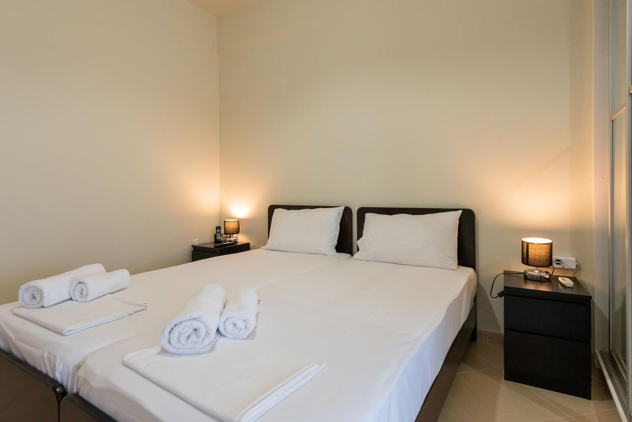 Grand Suites With Private Pools Kalamata Dış mekan fotoğraf