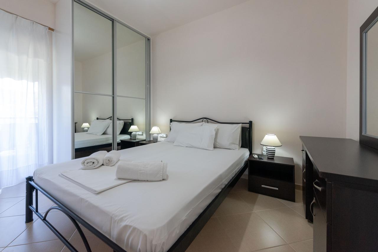 Grand Suites With Private Pools Kalamata Dış mekan fotoğraf