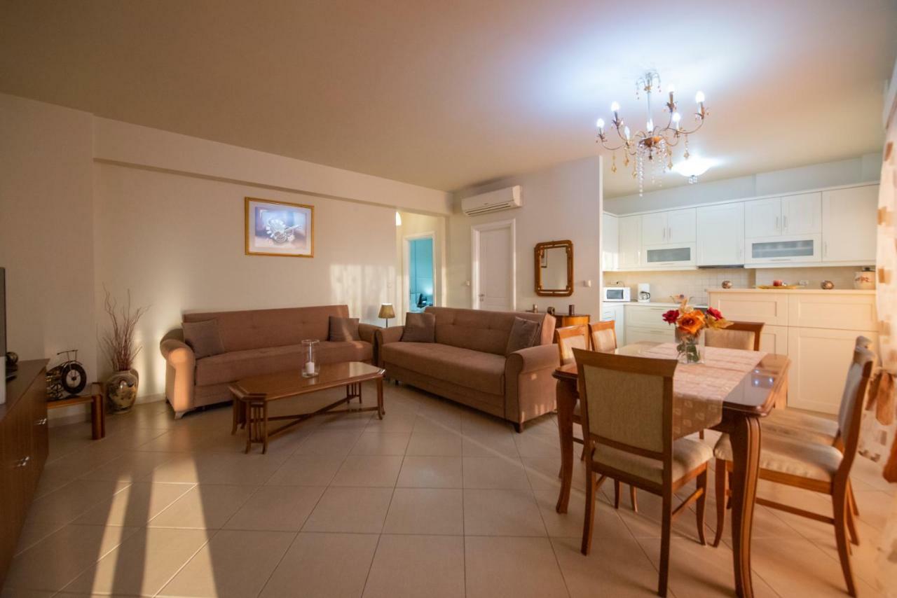 Grand Suites With Private Pools Kalamata Dış mekan fotoğraf