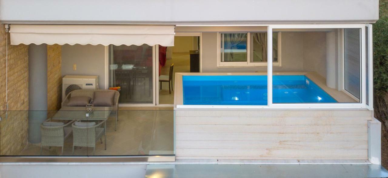 Grand Suites With Private Pools Kalamata Dış mekan fotoğraf