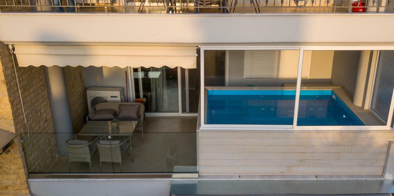 Grand Suites With Private Pools Kalamata Dış mekan fotoğraf