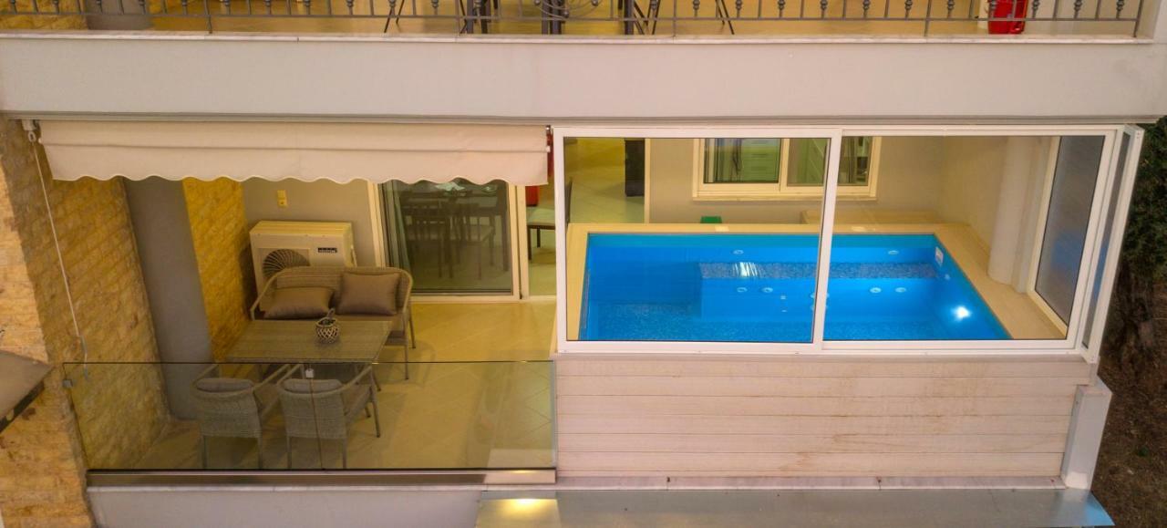 Grand Suites With Private Pools Kalamata Dış mekan fotoğraf