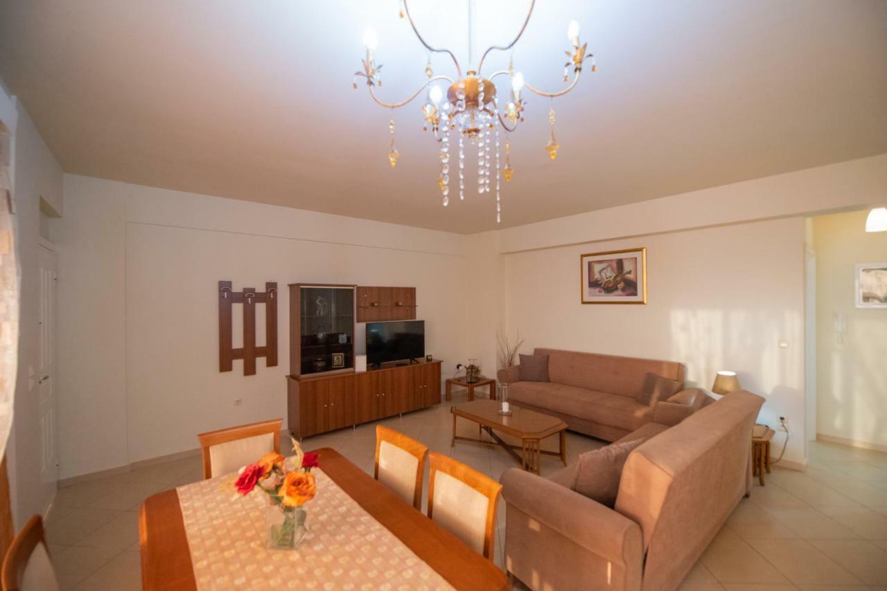 Grand Suites With Private Pools Kalamata Dış mekan fotoğraf