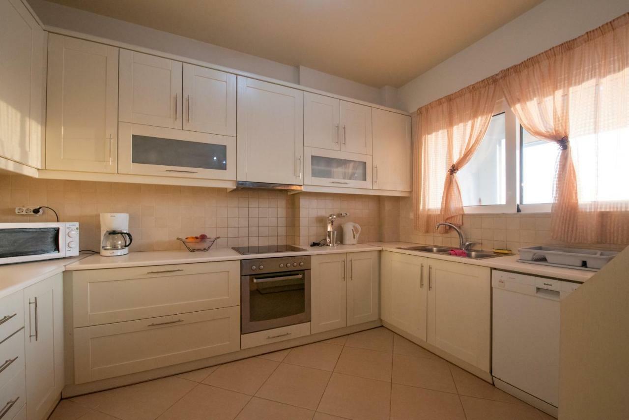 Grand Suites With Private Pools Kalamata Dış mekan fotoğraf