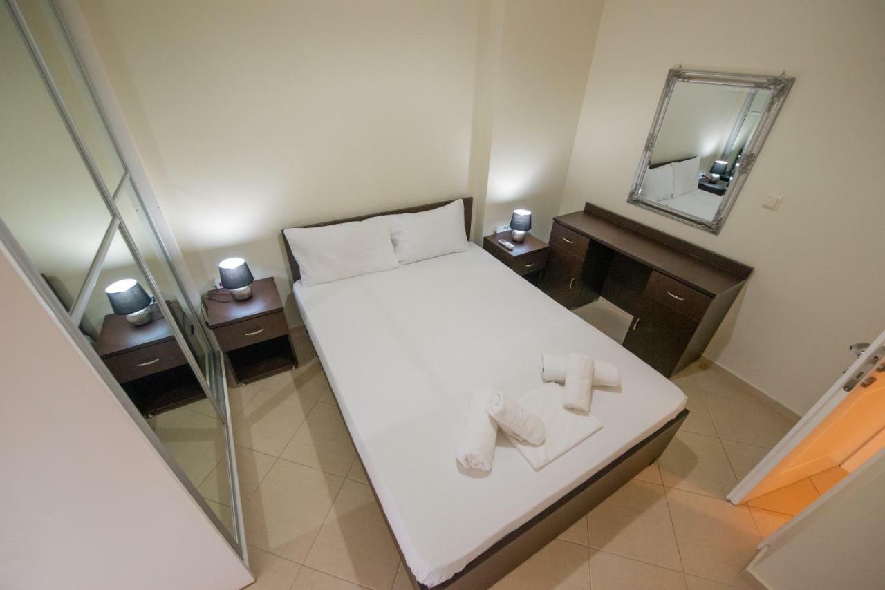 Grand Suites With Private Pools Kalamata Dış mekan fotoğraf